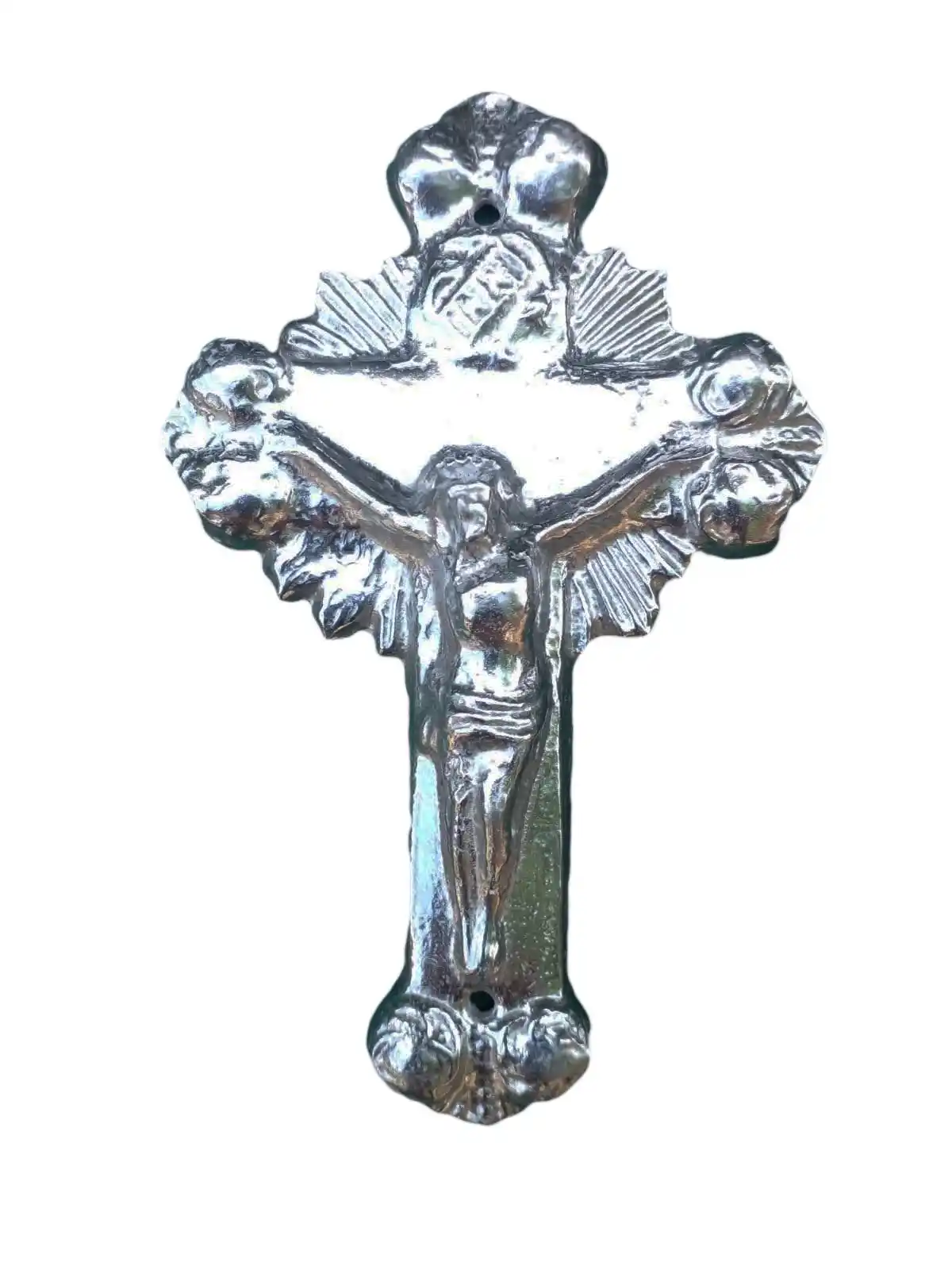 Imagen de CRUCIFIJO DE ALUMINIO FUNDIDO, urna de madera